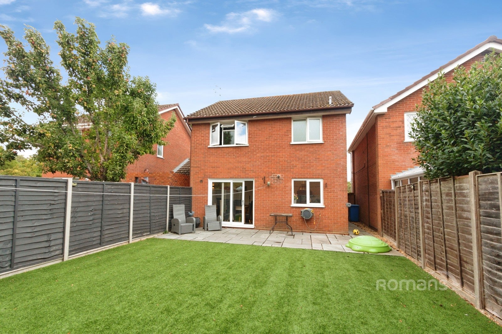 House Griffon Close in Rushmoor