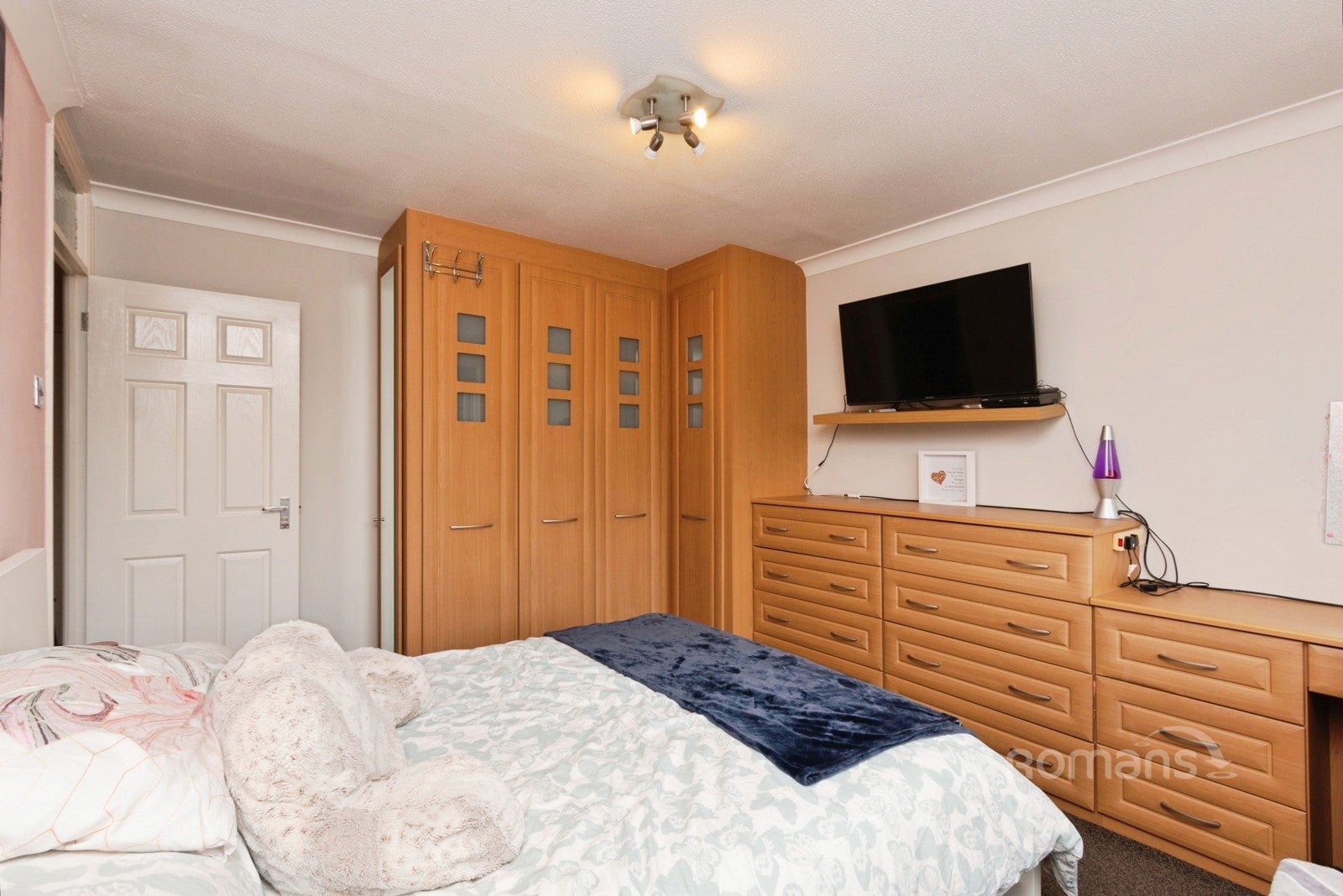 House Griffon Close in Rushmoor