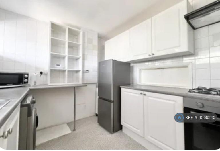 Flat Stonegrove in Greater London