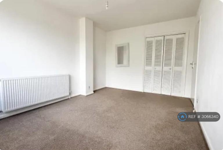 Flat Stonegrove in Greater London