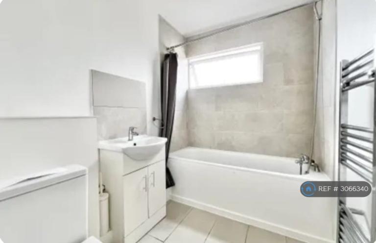 Flat Stonegrove in Greater London