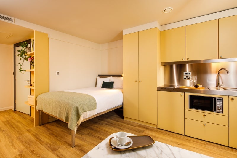 Flat Hackney Road in Greater London