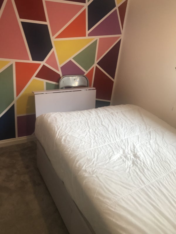 Room Upper Mayne in Basildon