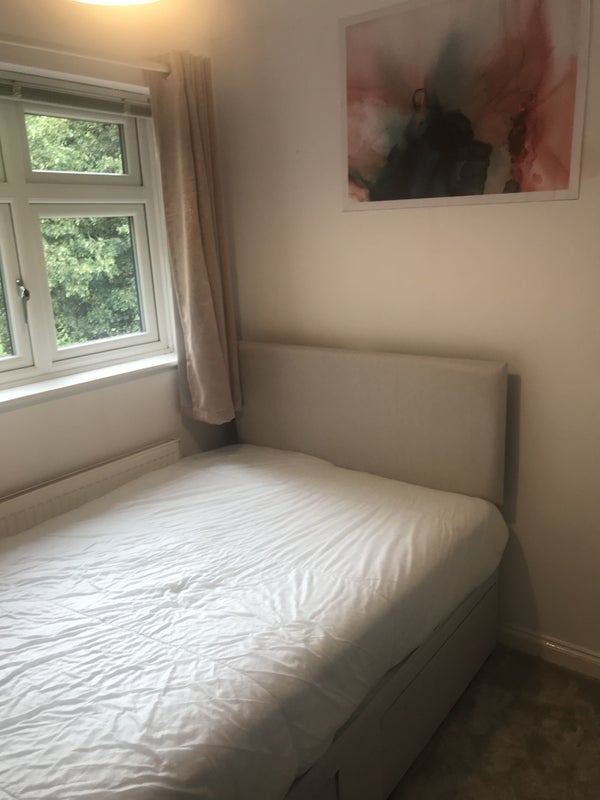Room Upper Mayne in Basildon