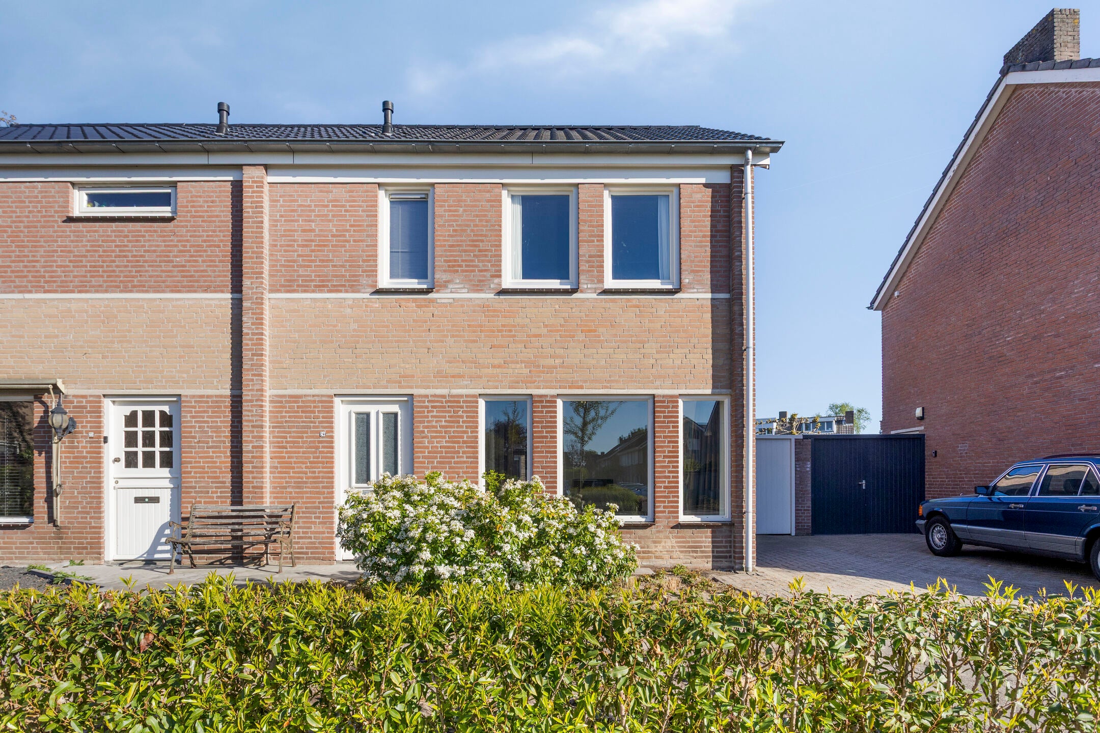 Twee-onder-één-kap te koop: Lupinestraat 24, Riethoven