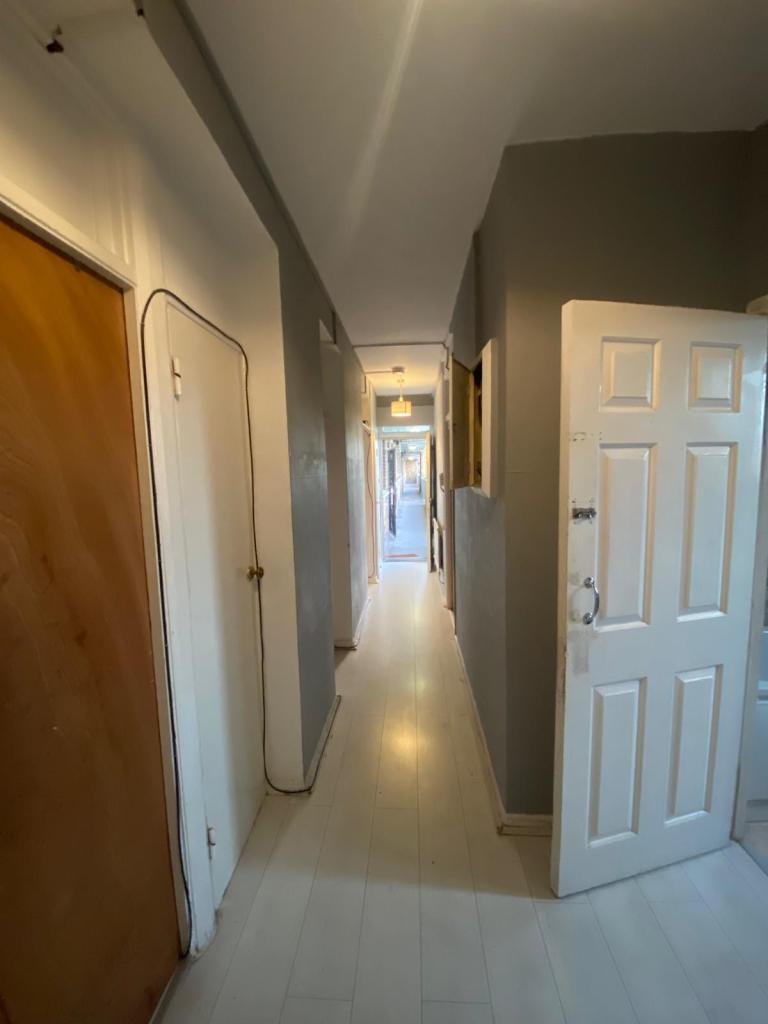 Room Middleton Street in Greater London