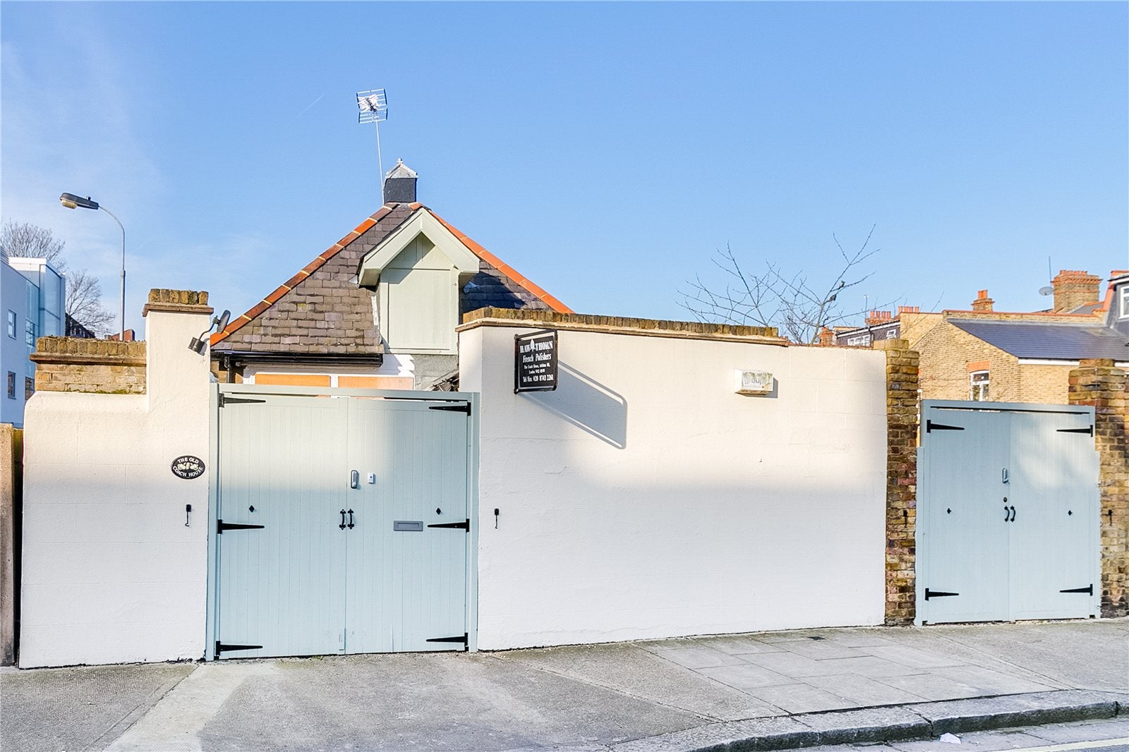 House Ollgar Close in Greater London