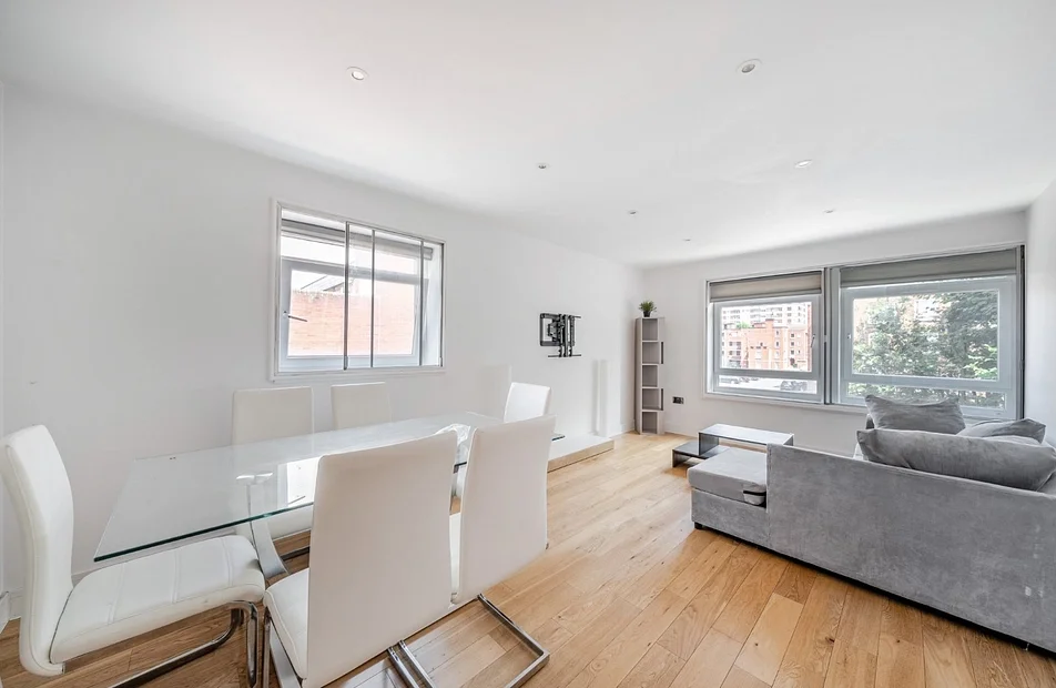 Flat Morden Road in Greater London