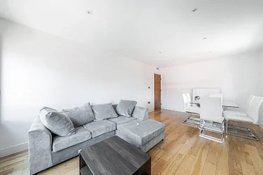 Flat Morden Road in Greater London