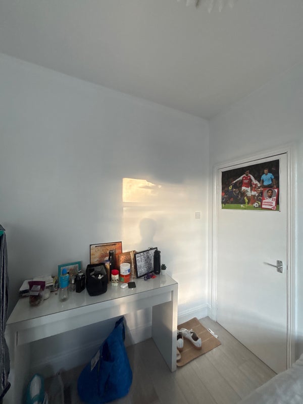 Room Petley Road in Greater London