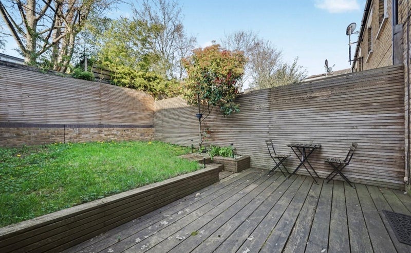Room Hillgate Place in Greater London
