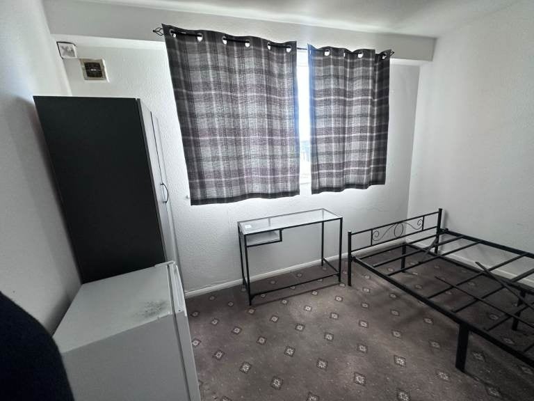 Room Eastern Avenue in Greater London
