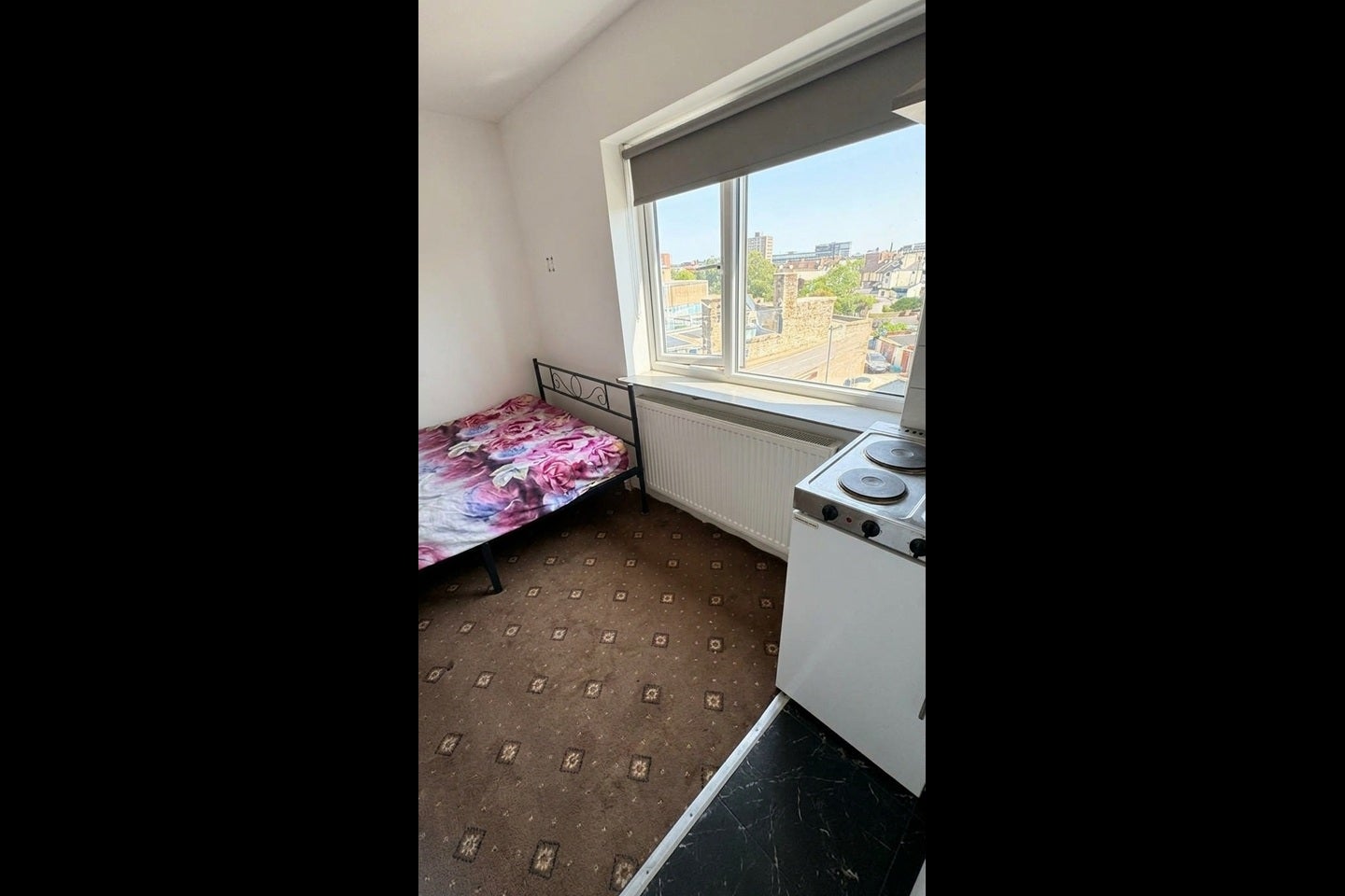 Room Eastern Avenue in Greater London