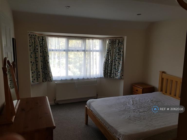 Flat Perne Road in Cambridge