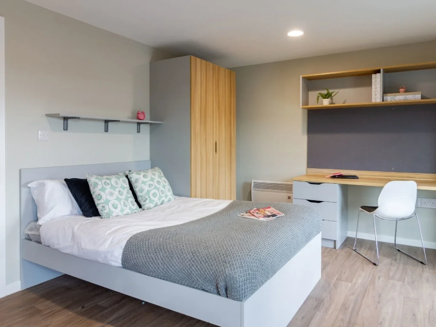 Room Much Park Street in Coventry