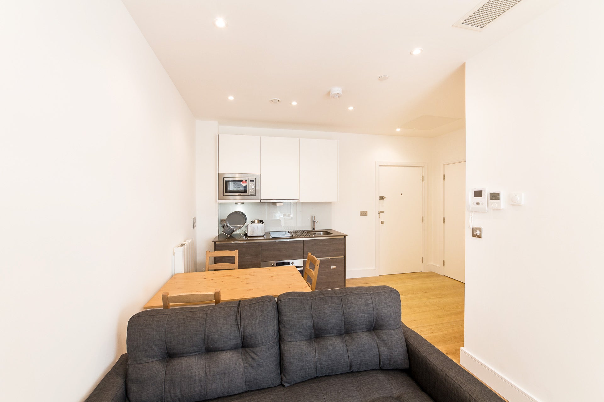Flat Staines Road in Greater London