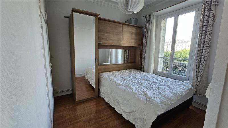 Flat Rue Aristide Briand in Levallois-Perret