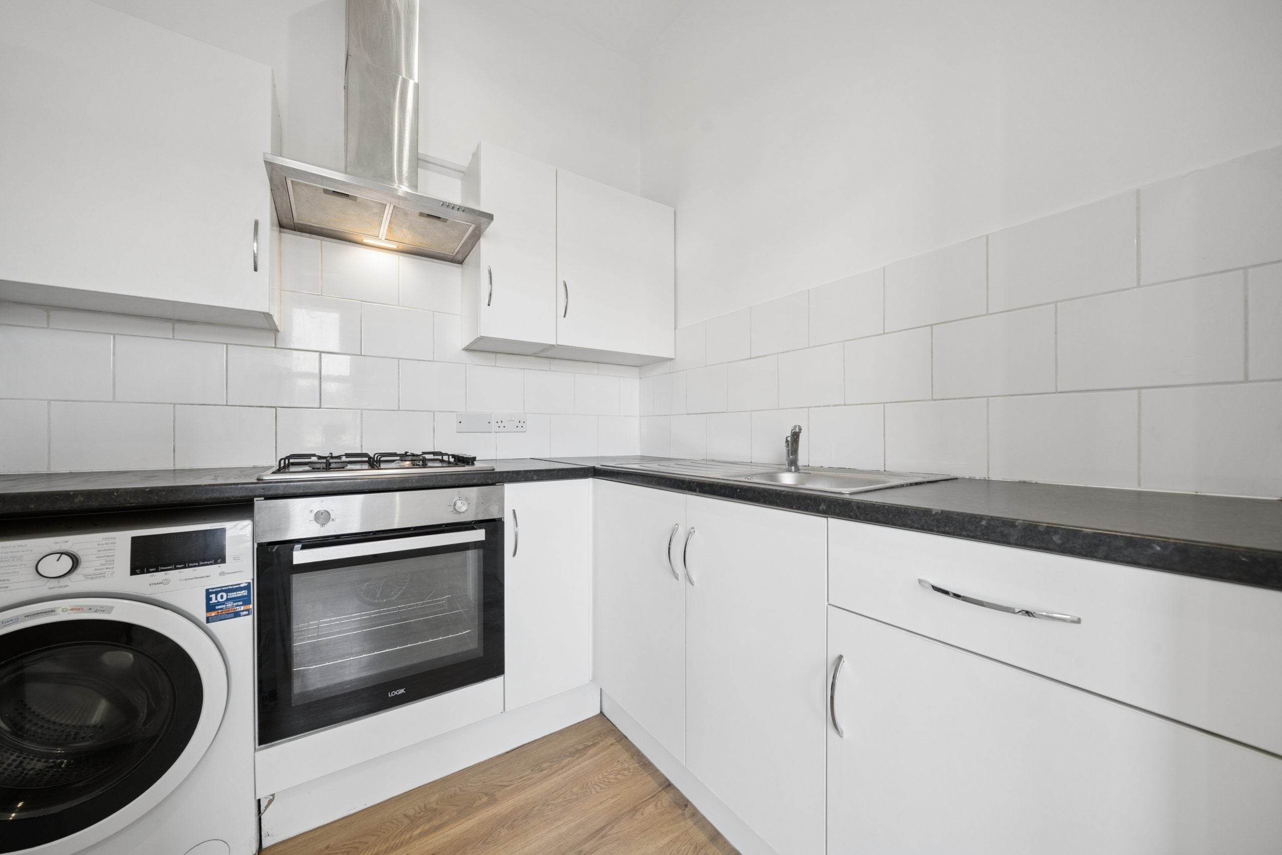 Flat Tulse Hill in Greater London