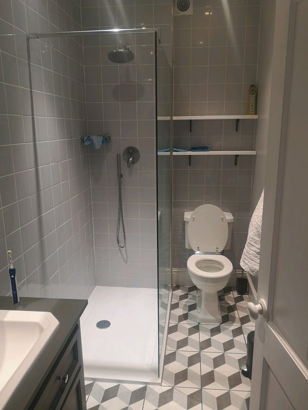 Room Buckleigh Road in Greater London