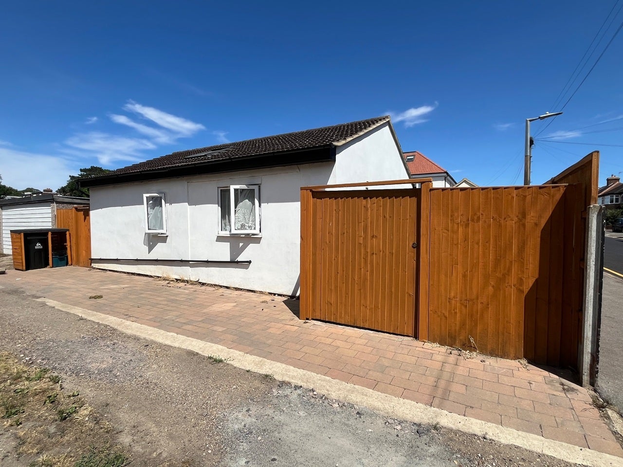 House McKenzie Road in Hoddesdon