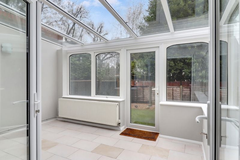 House Webb Close in Surrey Heath