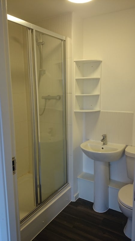 Room Watkin Road in Leicester