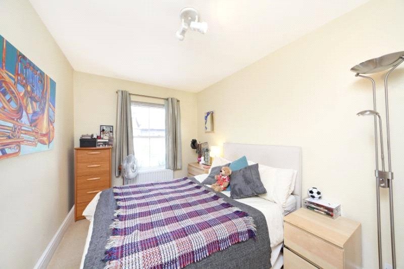 Flat Redan Street in Greater London