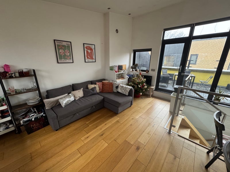 Room Dispensary Lane in Greater London