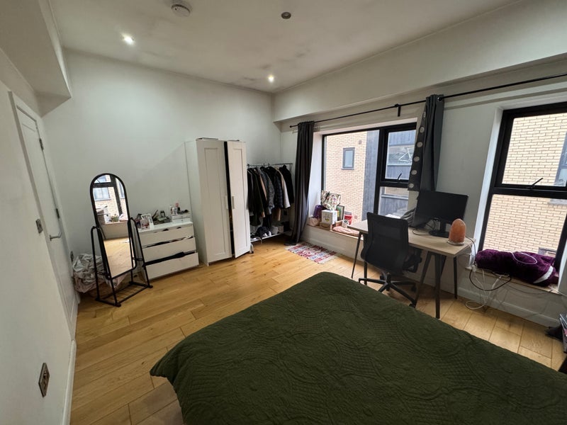Room Dispensary Lane in Greater London