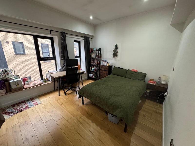 Room Dispensary Lane in Greater London