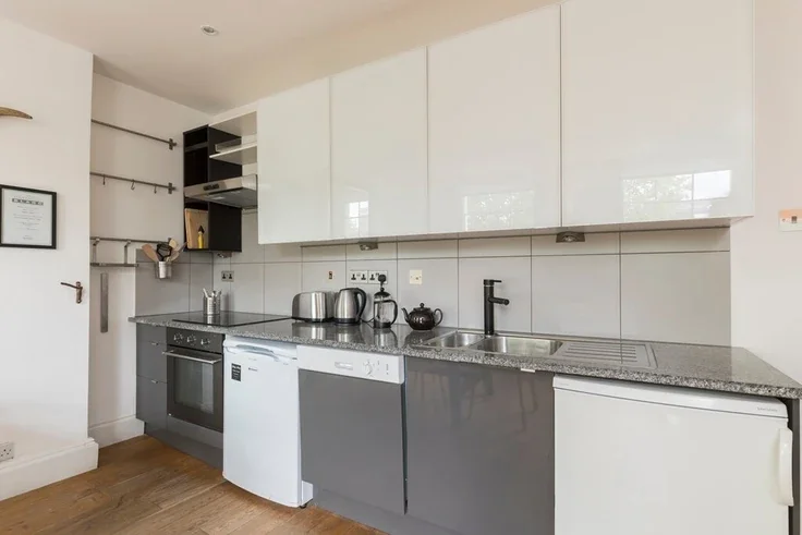 Flat Elia Street in Greater London