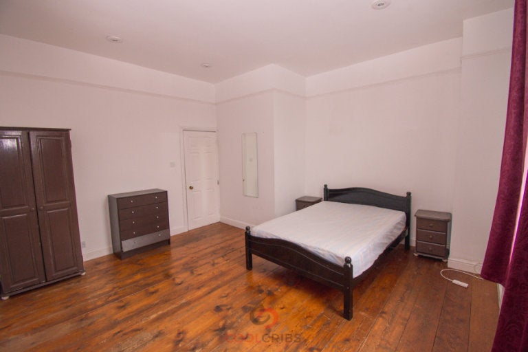 Flat Caledonian Road in Greater London