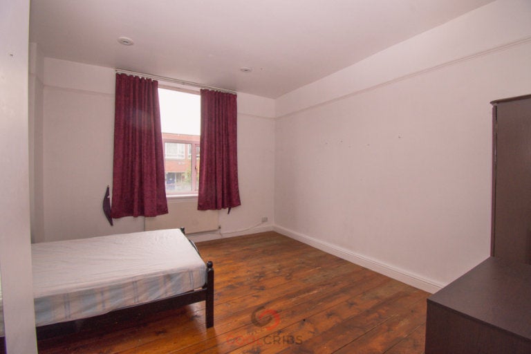 Flat Caledonian Road in Greater London