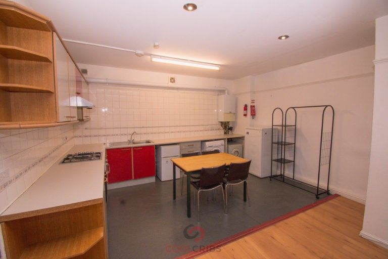Flat Caledonian Road in Greater London