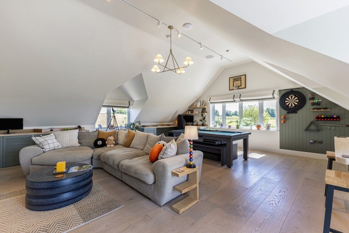 House B1037 in East Hertfordshire
