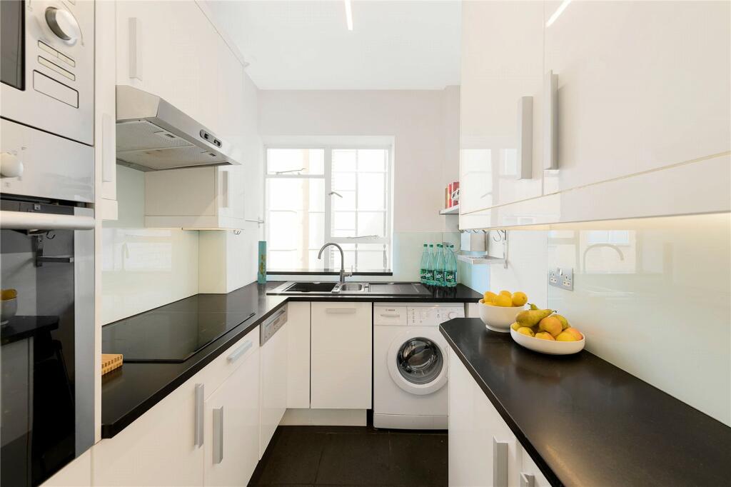 Flat Piccadilly in City of Westminster