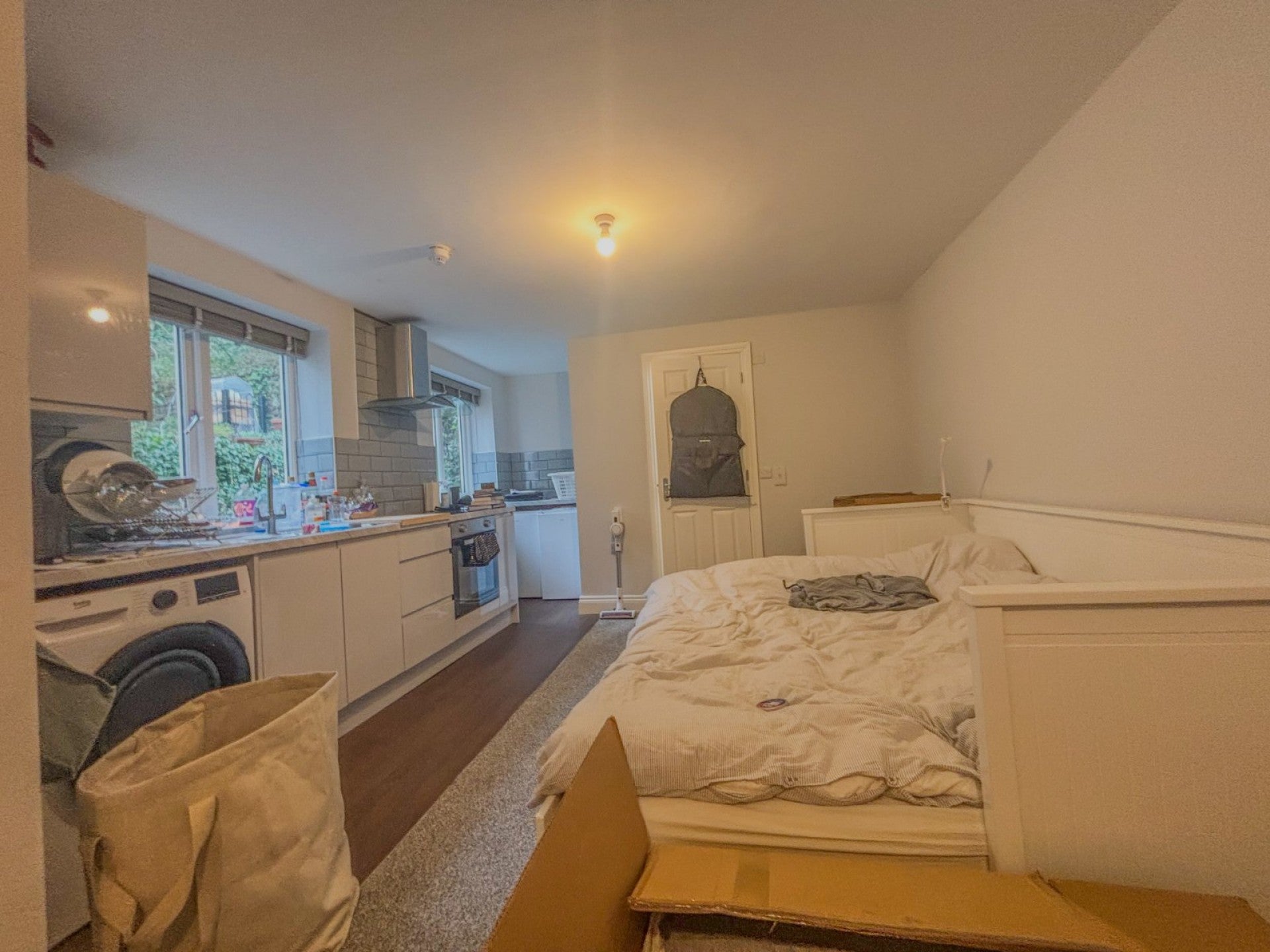 Flat Hotwell Road in Bristol