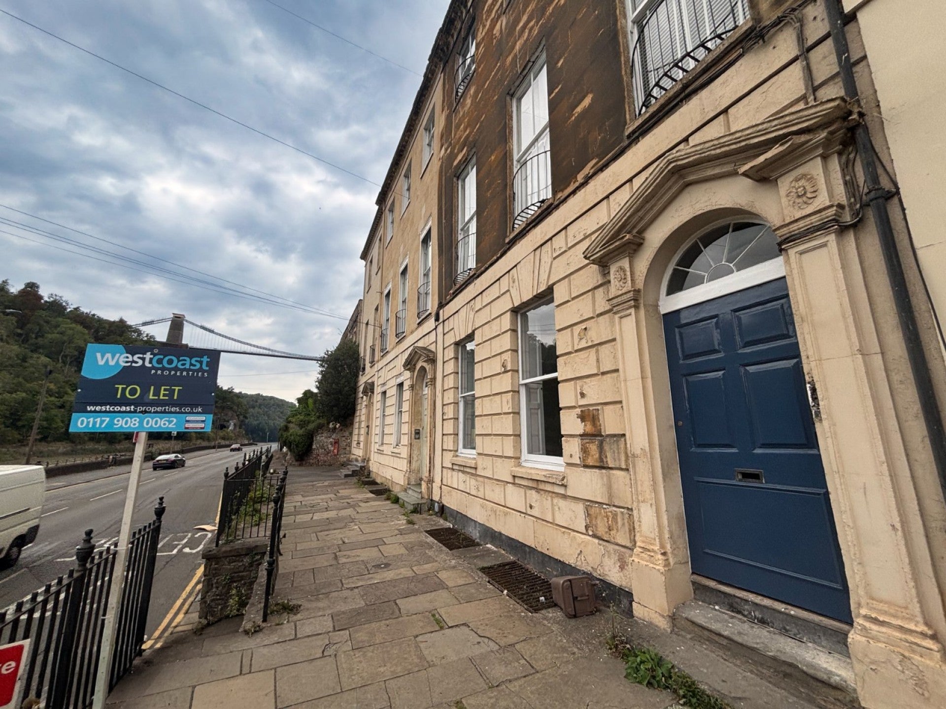 Flat Hotwell Road in Bristol