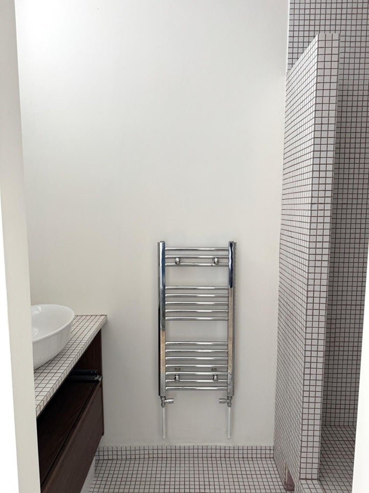 Flat Widdenham Road in Greater London
