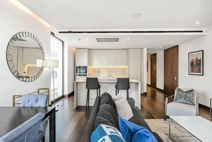 Flat Kingsgate Walk in City of Westminster