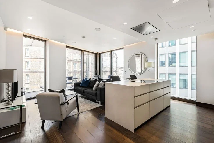 Flat Kingsgate Walk in City of Westminster