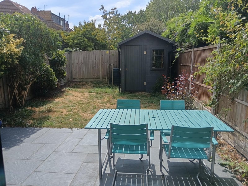 Room Castle Road in Greater London
