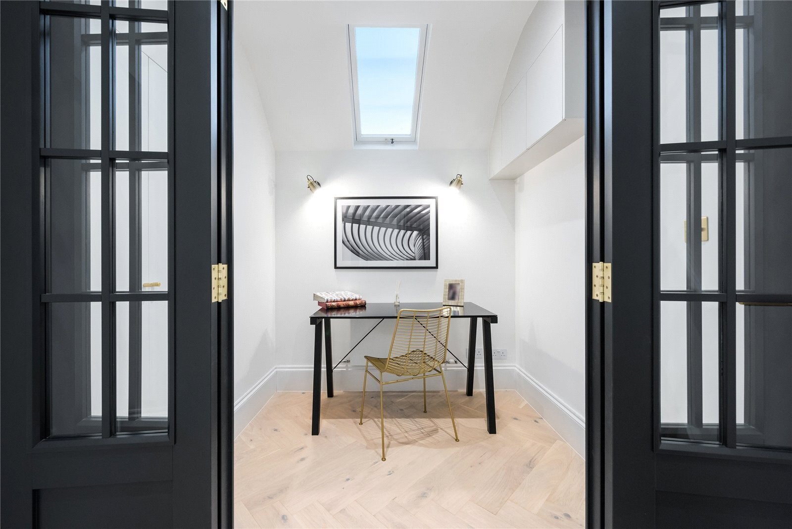 Flat Nevern Place in Greater London