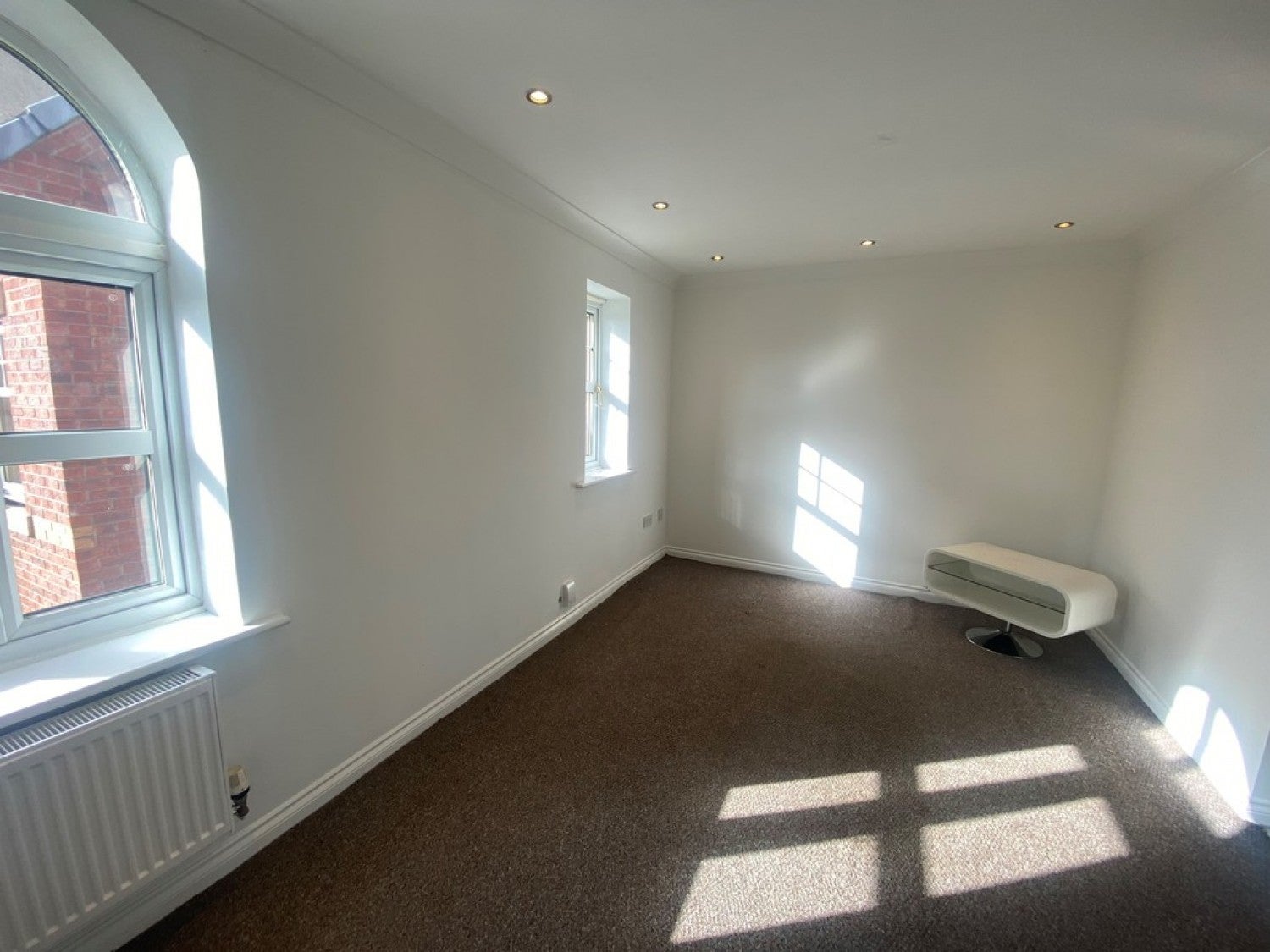 Flat Redwood Drive in Crewe
