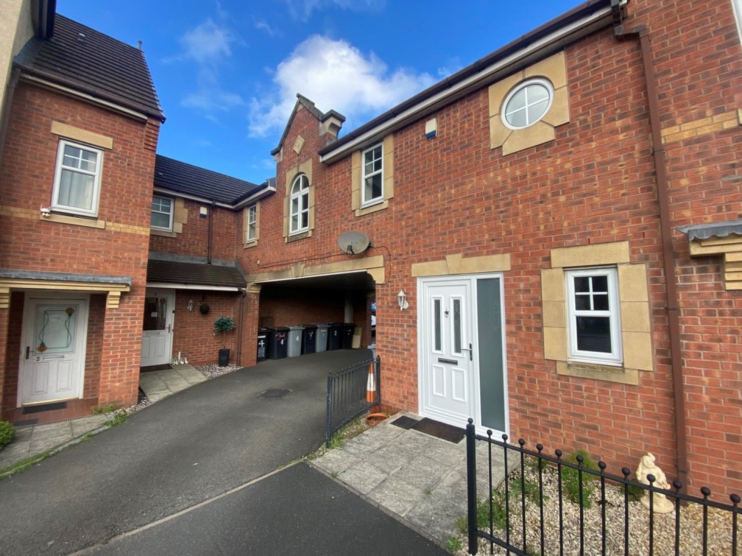 Flat Redwood Drive in Crewe