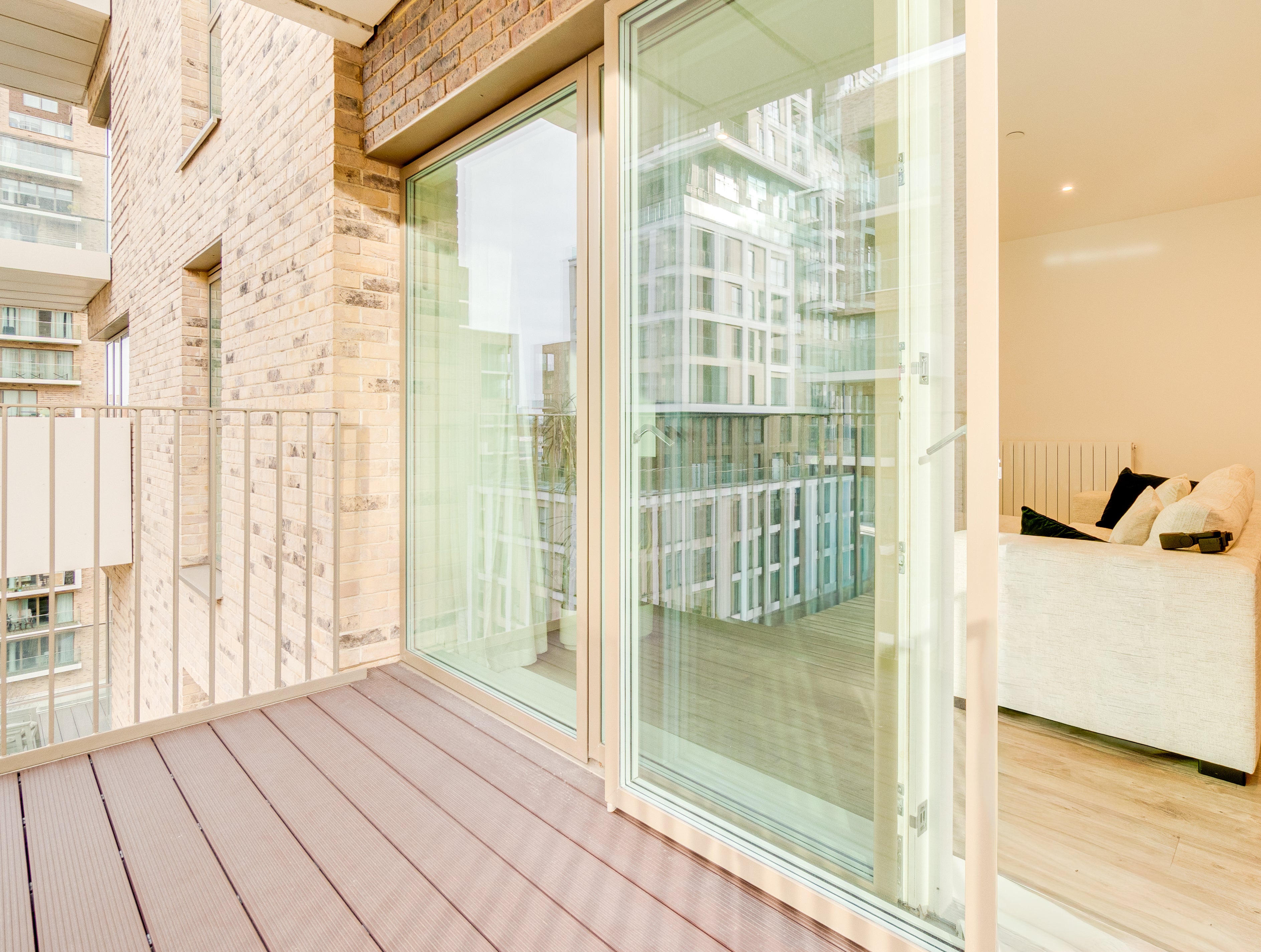 Flat Pegler Square in Greater London