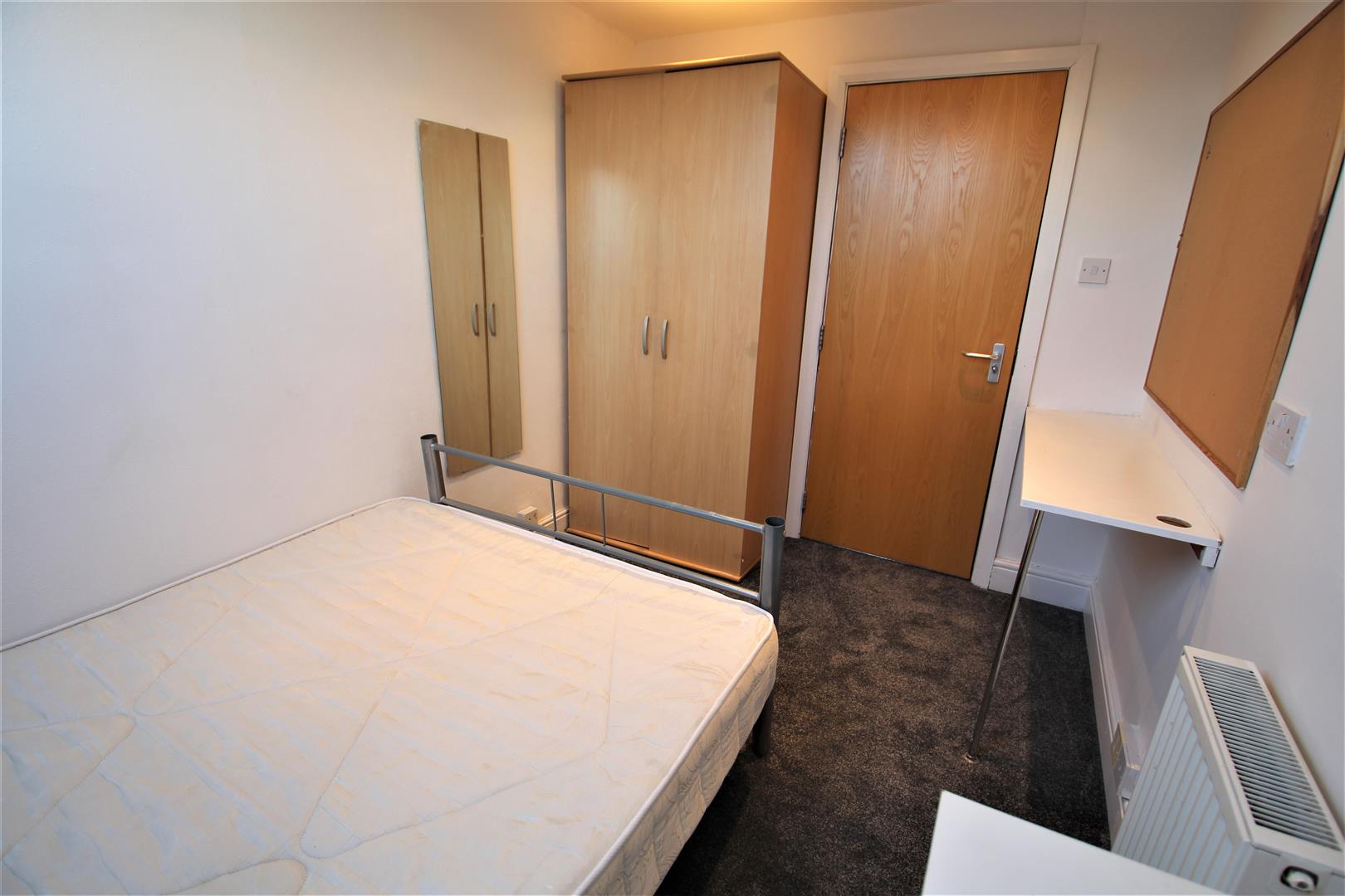 Room Winston Gardens in Leeds
