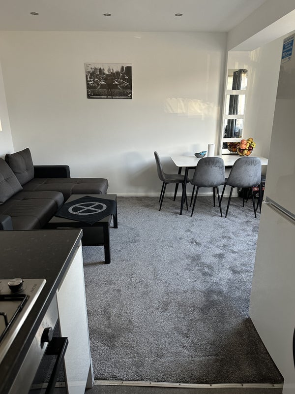 Room Ellison Road in Greater London