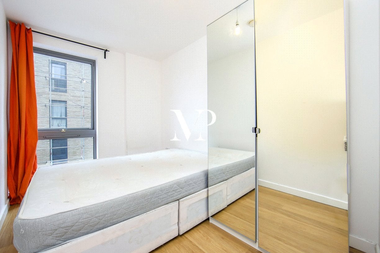 Flat Epstein Square in Greater London