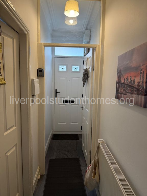 Room Shaw Street in Liverpool